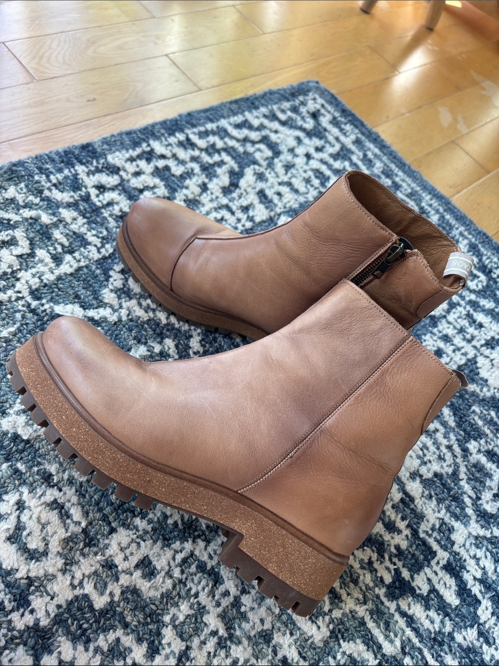 Taos Downtown Tan Women’s Boots